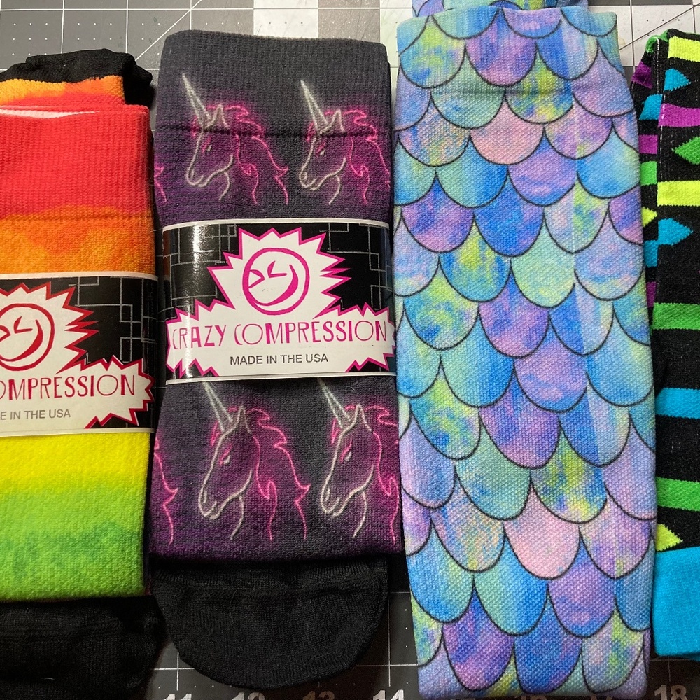 4 Pair Crazy Compression Wide Calf Socks - 2 NWT  Size L/XL for shoe size W10-13